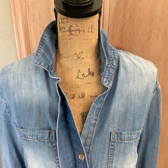 Anthropologie Cloth & Stone Chambray Button Down denim western boho summer layer - Picture 15 of 16